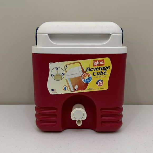 Vintage Igloo Beverage Cube Red 1 Gal/3.8 L Hot Cold Chest Cooler Made in USA - Picture 2 of 14